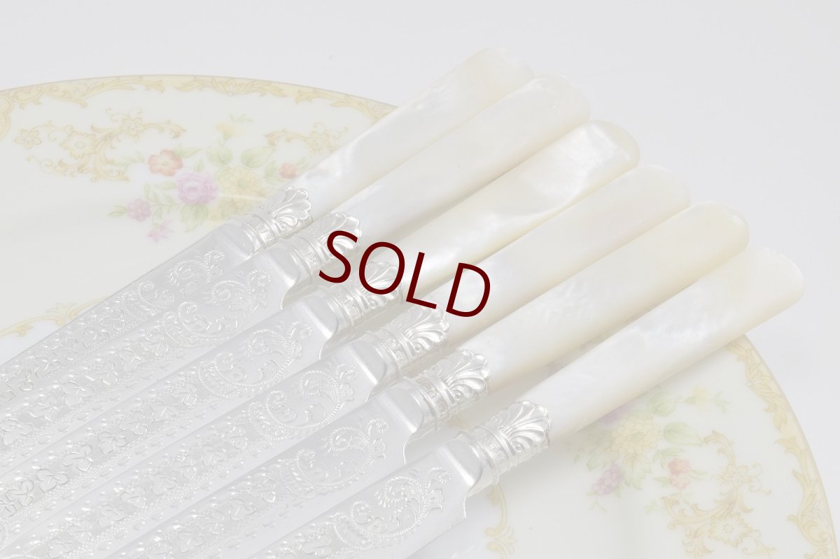 画像6: 1901年　手彫り　純銀貝のフェルール　白蝶貝ハンドル　デザートカトラリー　12組セット (6)