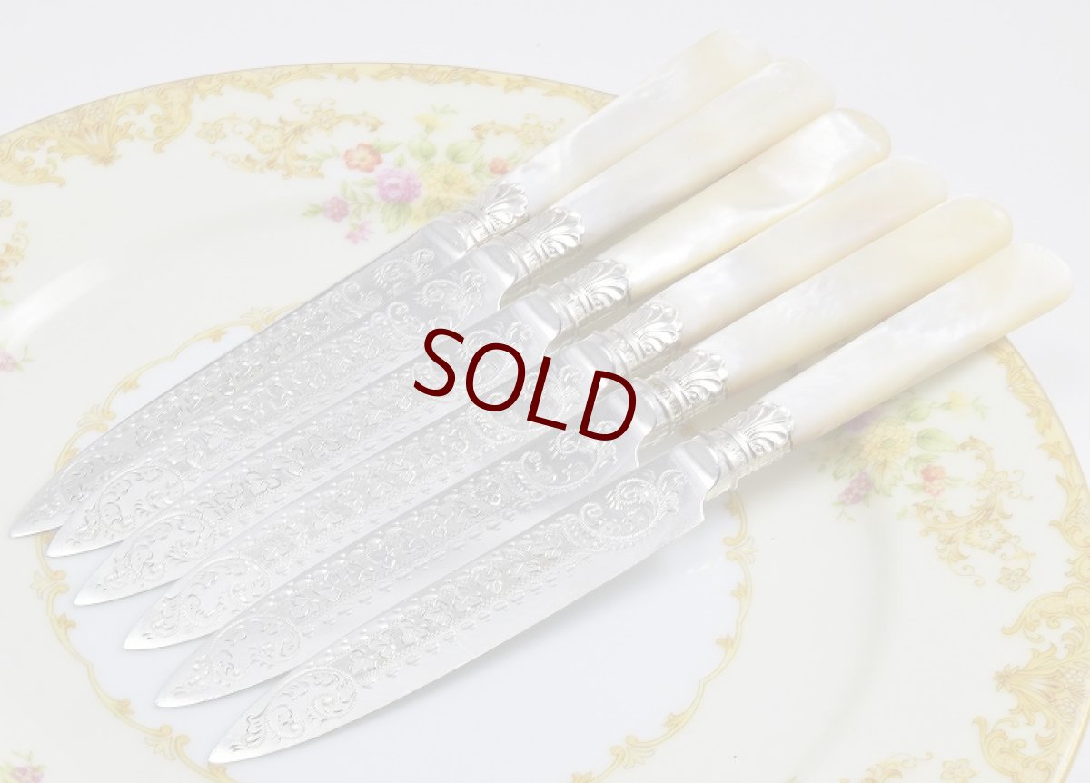 画像4: 1901年　手彫り　純銀貝のフェルール　白蝶貝ハンドル　デザートカトラリー　12組セット (4)