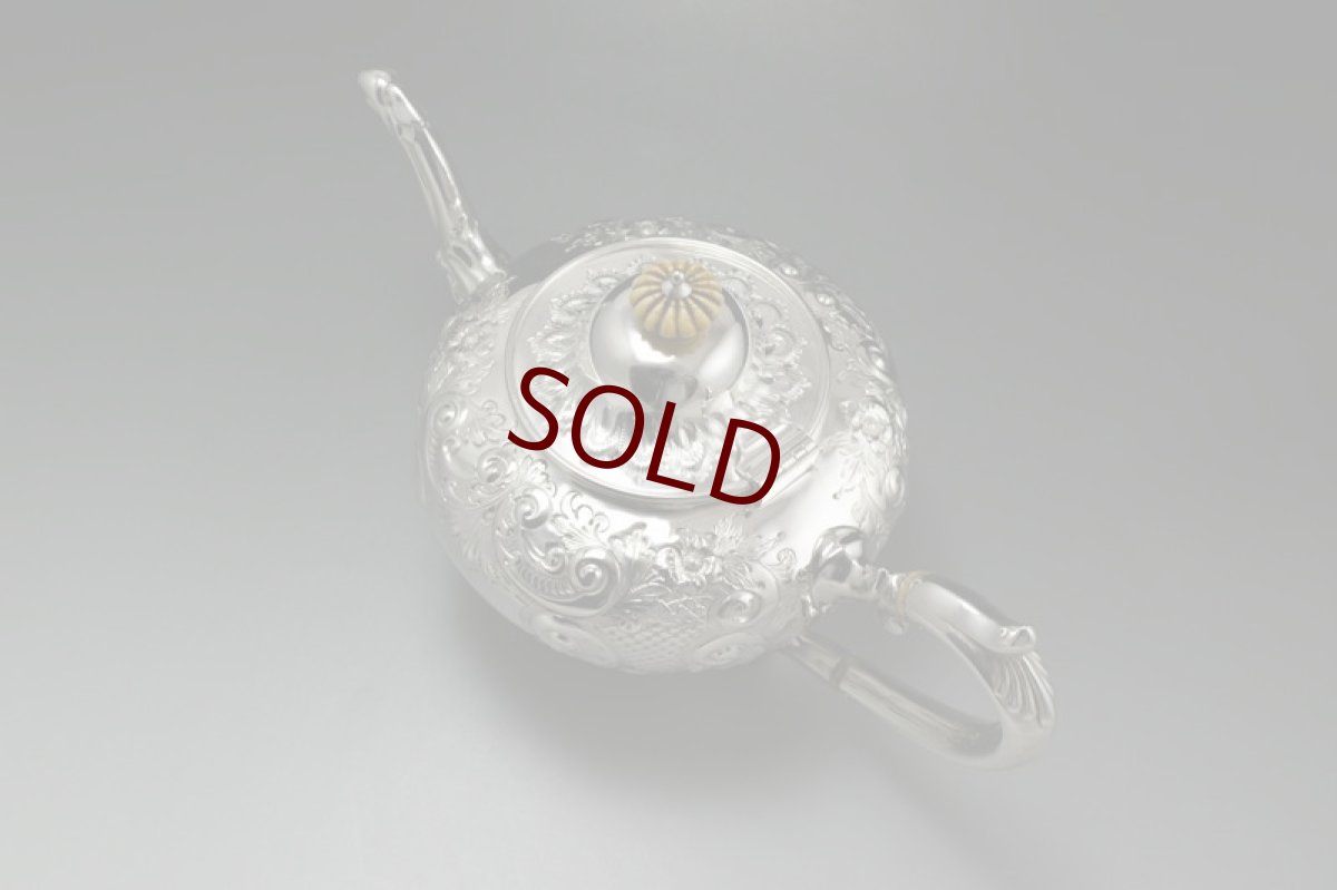 画像8: ヴィクトリアンロココ　ハンドチェイスド　スクロールとお花の彫刻ティーポット (8)