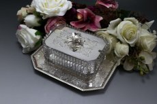 画像1: 1887年　ヴィクトリアン　クリスタルハンドカットグラス　お花の摘み　美装飾　バターディッシュ (1)