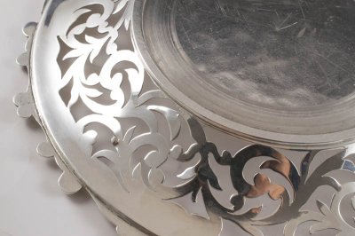 画像2: 純銀製（925）1839年　特級美品　総透かし細工　金鍍金お花の摘み　ディッシュ