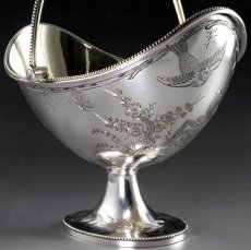 画像4: 純銀製（925）1880年 Martin, Hall & Co.  ハンドエングレービング　シュガーバスケット＆シュガーシフタースプーンセット (4)