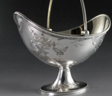 画像3: 純銀製（925）1880年 Martin, Hall & Co.  ハンドエングレービング　シュガーバスケット＆シュガーシフタースプーンセット (3)