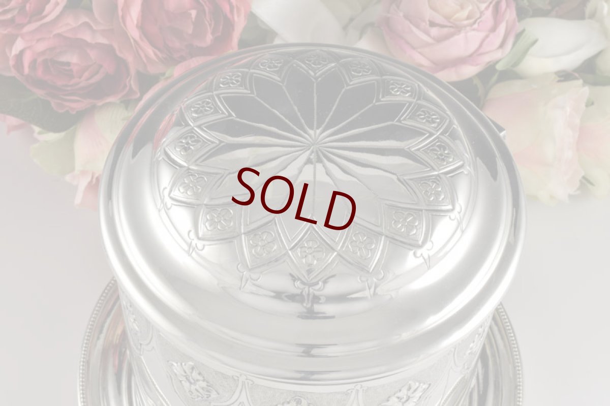 画像7: シルバープレート　ヴィクトリアン　薔薇のガーランド　ハンドチェイスド　ビスケットボックス (7)