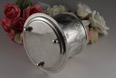 画像9: シルバープレート　ヴィクトリアン　薔薇のガーランド　ハンドチェイスド　ビスケットボックス (9)