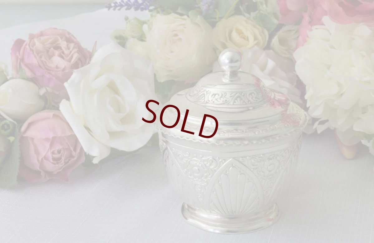 画像5: シルバープレート　1900年前後　お花とスクロールの打ち出し　ティーキャディー (5)