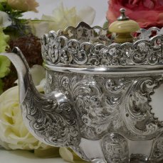 画像7: 純銀製（925）1895年　ハイヴィクトリアン/ロココスタイル　ハンドチェイシング　バッチェラーサイズ　ティー3点セット (7)