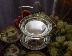 画像6: ヴィクトリアン　1899年　透かし細工　二段　アフタヌーンティー用　ケーキスタンド (6)