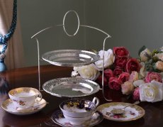 画像2: ヴィクトリアン　1899年　透かし細工　二段　アフタヌーンティー用　ケーキスタンド (2)