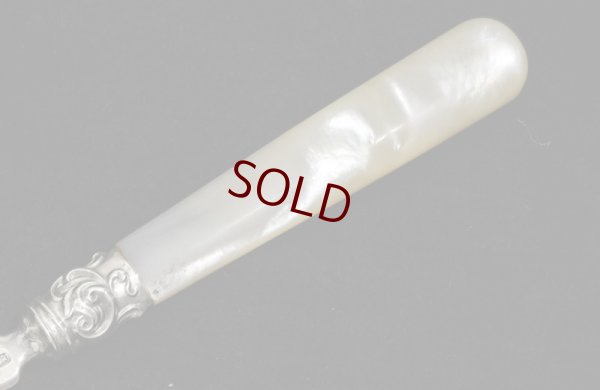 画像8: 純銀製（925）1892年George Unite 白蝶貝ハンドル　ケーキサービングセット