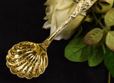 画像3: 純銀製（925）1895年　金鍍金　ローマンバカナリアン　デザイン　シュガーシフタースプーン (3)