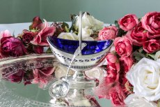 画像1: 純銀製（９２５）透かし細工　シュガーバスケット　＆　シフタースプーン　ケース入り (1)