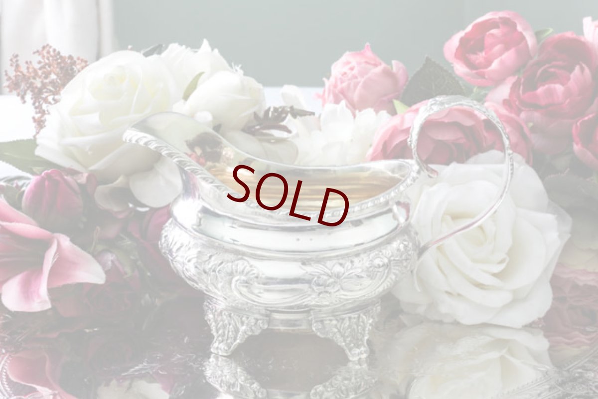 画像3: 純銀製（925）　1825年　ロココ風　お花とスクロール　クリームジャグ (3)