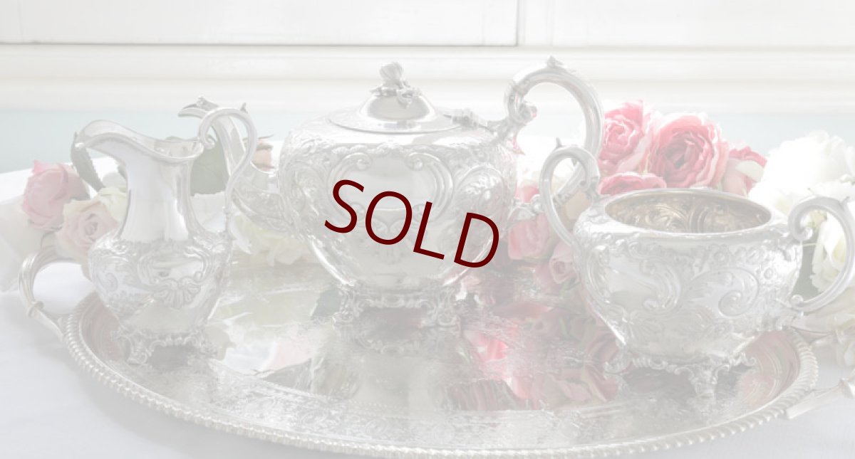 画像1: シルバープレート　ヴィクトリアンロココスタイル　お花とスクロール、お花のつぼみの摘み　ティーセット (1)