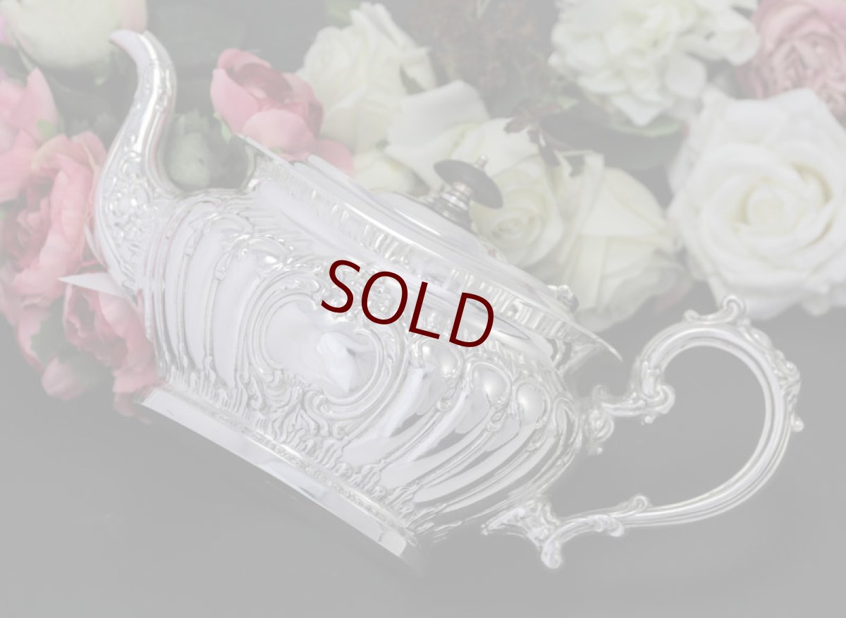 画像8: シルバープレート　１９００年前後　ロココ風デザイン　オーバル型　ティーポット (8)