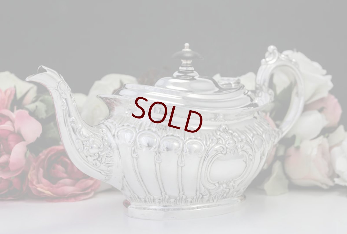 画像4: シルバープレート　１９００年前後　ロココ風デザイン　オーバル型　ティーポット (4)