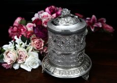 画像3: シルバープレート ヴィクトリア時代後期 ハンドカットクリスタルグラス　美装飾　ビスケットボックス (3)