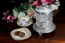 画像10: シルバープレート ヴィクトリア時代後期 ハンドカットクリスタルグラス　美装飾　ビスケットボックス (10)