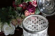 画像8: シルバープレート ヴィクトリア時代後期 ハンドカットクリスタルグラス　美装飾　ビスケットボックス (8)