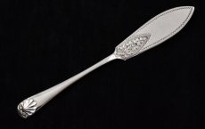 画像1: 純銀製（９２５）1899年　手彫り　葉模様のモチーフ バターナイフ (1)