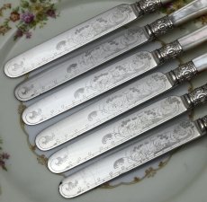 一番手前のナイフに２mm程度のプレートのロスがあります。