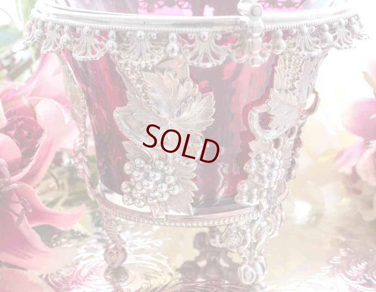 画像5: シルバープレート製　特級　美装飾　葡萄と葉のクランベリーグラス　シュガーバスケット (5)