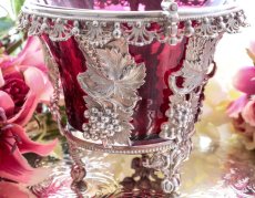 画像5: シルバープレート製　特級　美装飾　葡萄と葉のクランベリーグラス　シュガーバスケット (5)