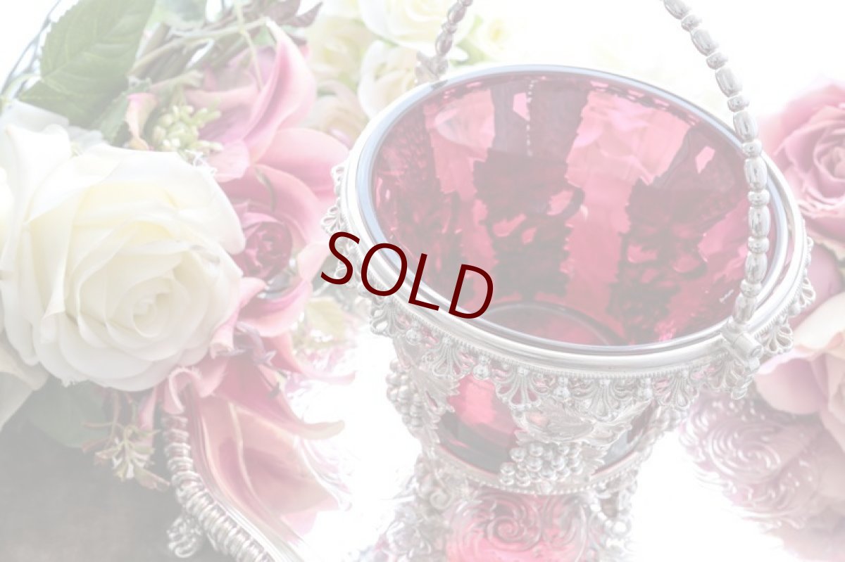 画像6: シルバープレート製　特級　美装飾　葡萄と葉のクランベリーグラス　シュガーバスケット (6)