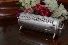 画像4: シルバープレート製　ビンテージ　一番人気！　手彫り装飾　ビスケットトレイ (4)