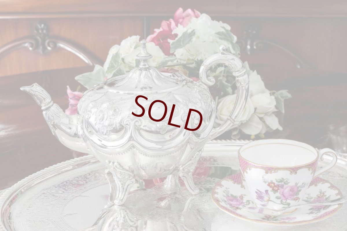 画像9: シルバープレート製　ヴィクトリア時代後期　お花の打ち出し　スクロールガーランド　ティーポット (9)