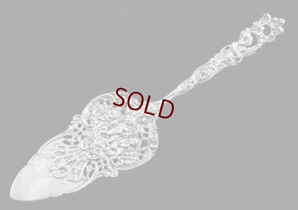 画像1: 純銀製（800）　1900年前後　ドイツ製　ロココ風　透かし細工　エンジェルと薔薇　ケーキサーバー  (1)