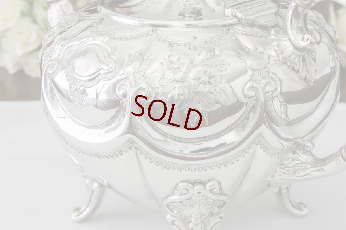 画像3: シルバープレート製　ヴィクトリア時代後期　お花の打ち出し　スクロールガーランド　ティーポット (3)