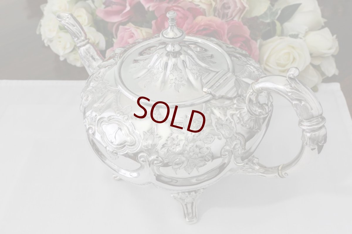 画像5: シルバープレート製　ヴィクトリア時代後期　お花の打ち出し　スクロールガーランド　ティーポット (5)