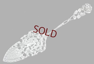 画像1: 純銀製（800）　ヴィンテージ　ドイツ製　ヒルデスハイム風　薔薇のハンドル　透かし細工　エンジェルとお花　ケーキサーバー 