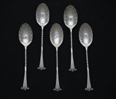 画像1: 純銀製（925）1890年 　貝のシェイプのスプーン5本セット (1)