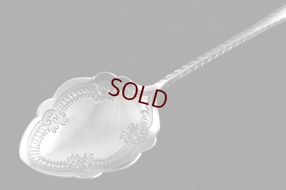 画像2: 純銀製（925）　お花の透かし細工ハンドル　手彫りスクロールのボウルジャムスプーン (2)