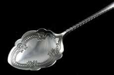 画像2: 純銀製（925）　お花の透かし細工ハンドル　手彫りスクロールのボウルジャムスプーン (2)