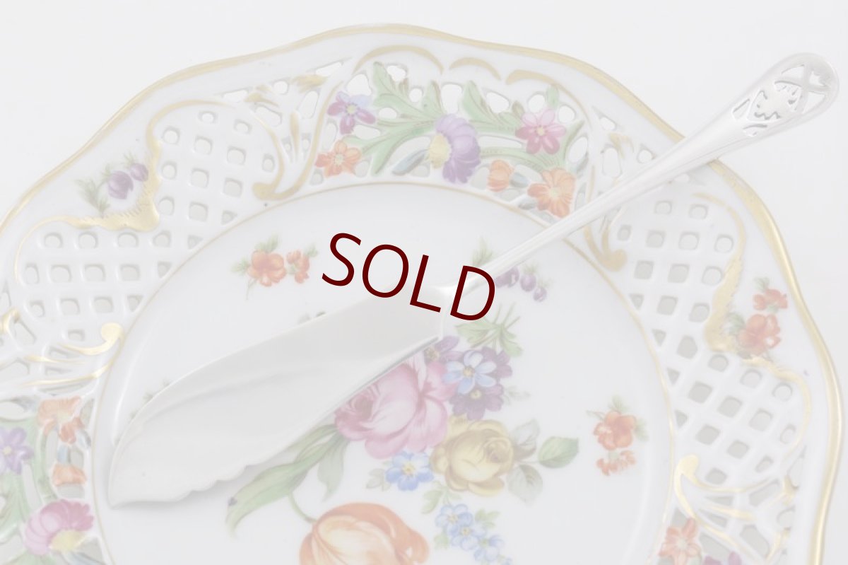 画像6: 純銀製（925）　お花の透かし細工ハンドル　手彫りスクロールとお花のブレード　バターナイフ (6)