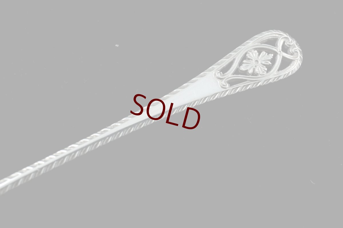 画像3: 純銀製（925）　お花の透かし細工ハンドル　手彫りスクロールのボウルジャムスプーン (3)