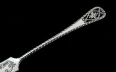 画像3: 純銀製（925）　お花の透かし細工ハンドル　手彫りスクロールとお花のブレード　バターナイフ (3)