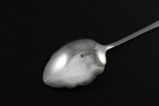 画像5: 純銀製（925）　お花の透かし細工ハンドル　手彫りスクロールのボウルジャムスプーン (5)