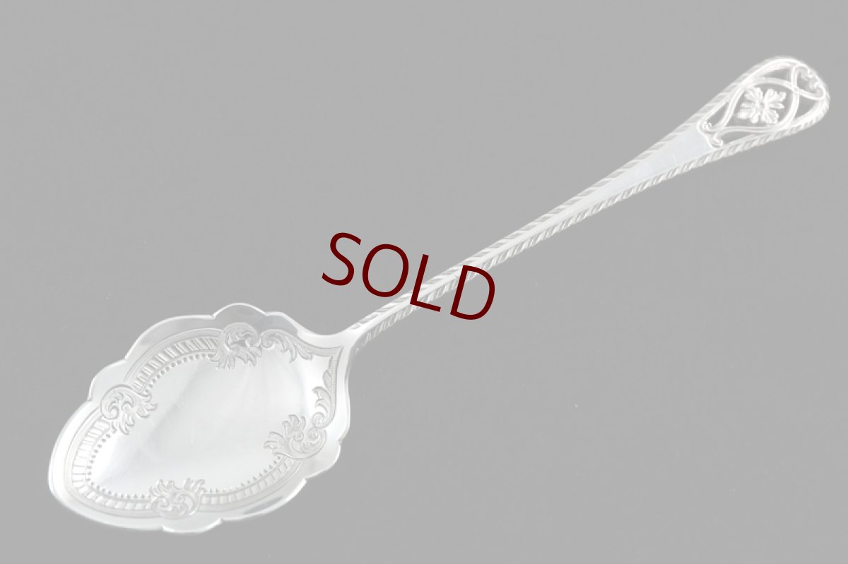 画像1: 純銀製（925）　お花の透かし細工ハンドル　手彫りスクロールのボウルジャムスプーン (1)