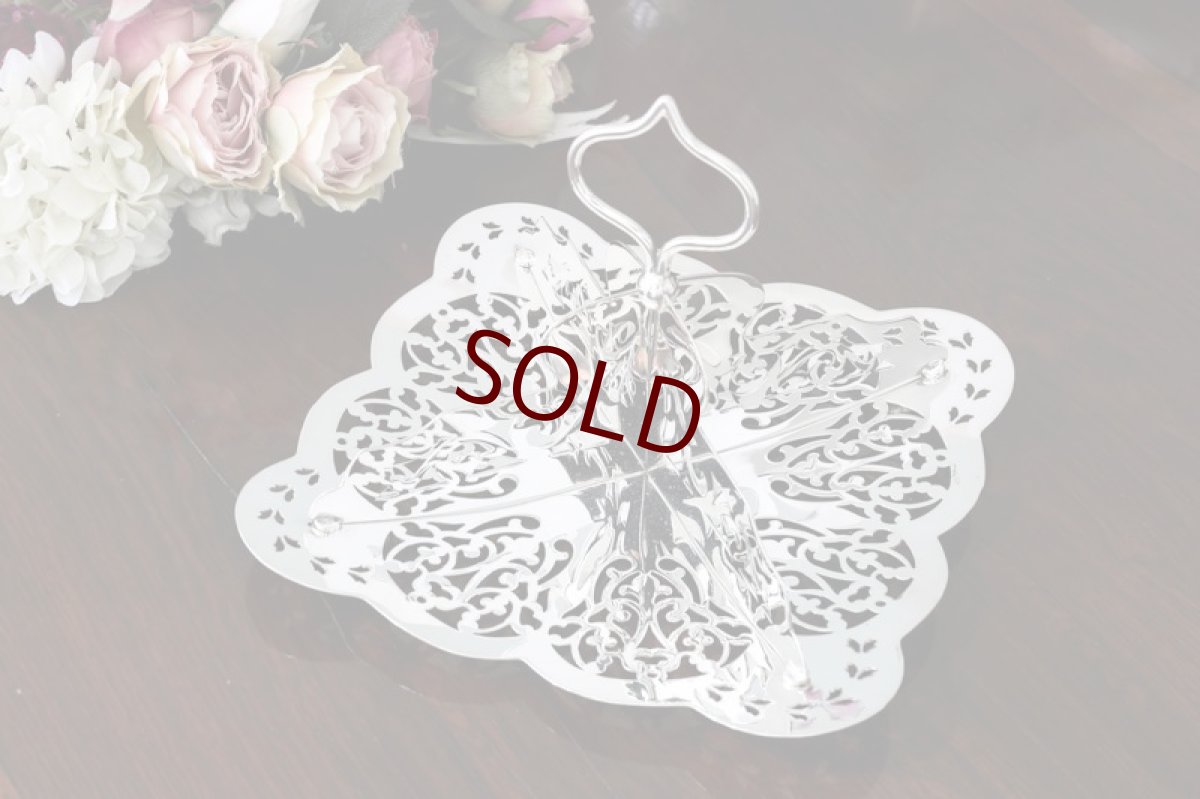 画像1: シルバープレート製　ヴィンテージ　美しいピアスワークのサンドイッチトレイ  (1)