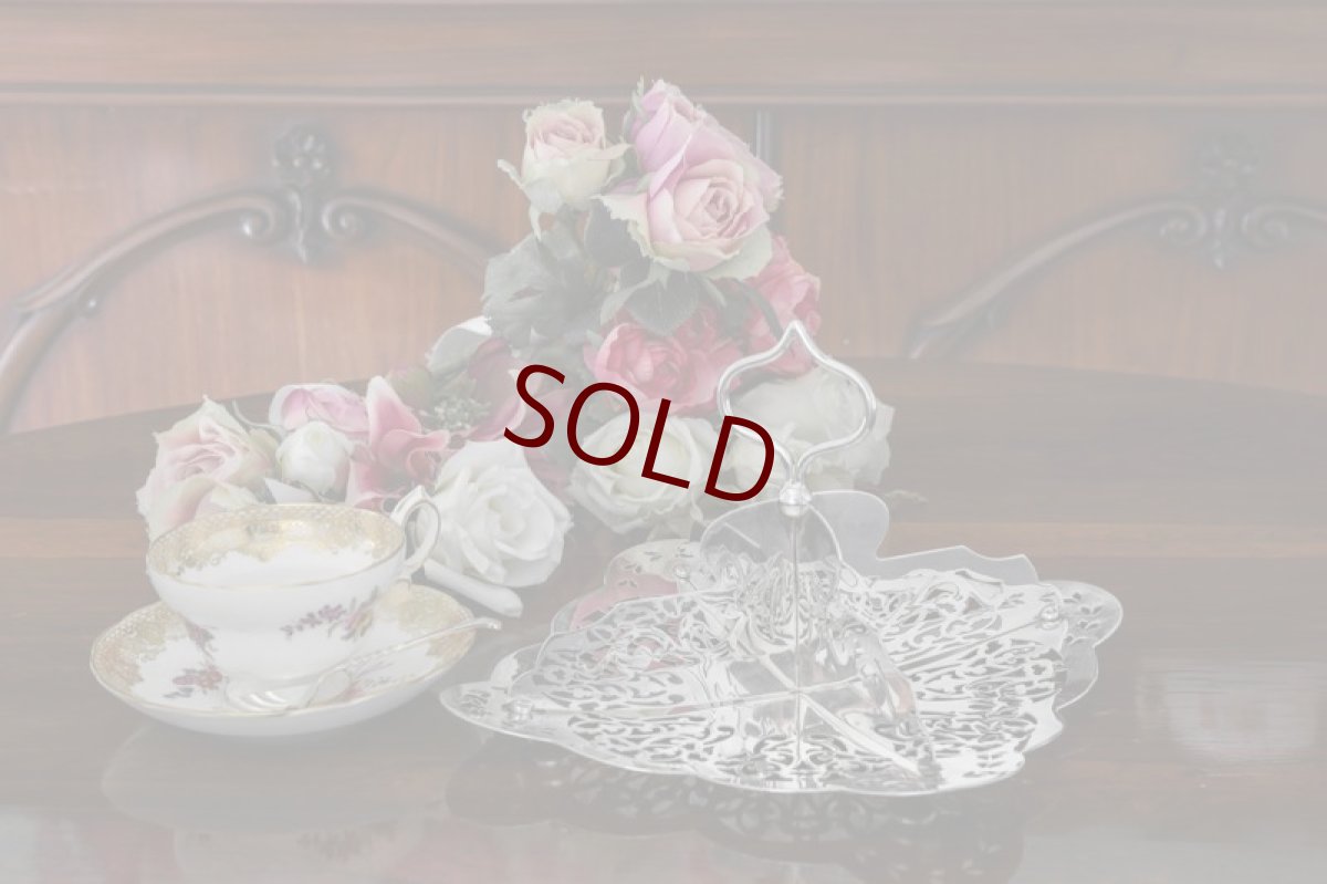 画像7: シルバープレート製　ヴィンテージ　美しいピアスワークのサンドイッチトレイ  (7)