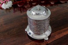 画像4: シルバープレート製　ヴィクトリア時代後期　ピアスワーク、フロステッドグラス　ビスケットボックス (4)