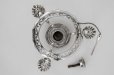 画像7: 純銀製（925）　1729年　特級　ジョージ二世　手編みハンドル お花とスクロールのハンドチェイシング ティーケトル＆スタンド (7)