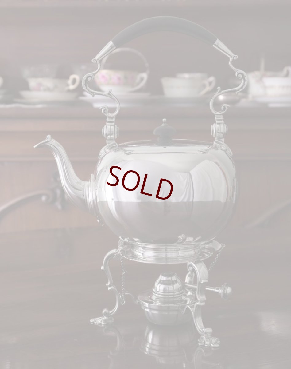 画像1: 純銀製（925）　1938年 　重厚　鏡面が美しい　ティーケトル (1)