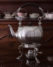 画像1: 純銀製（925）　1938年 　重厚　鏡面が美しい　ティーケトル (1)