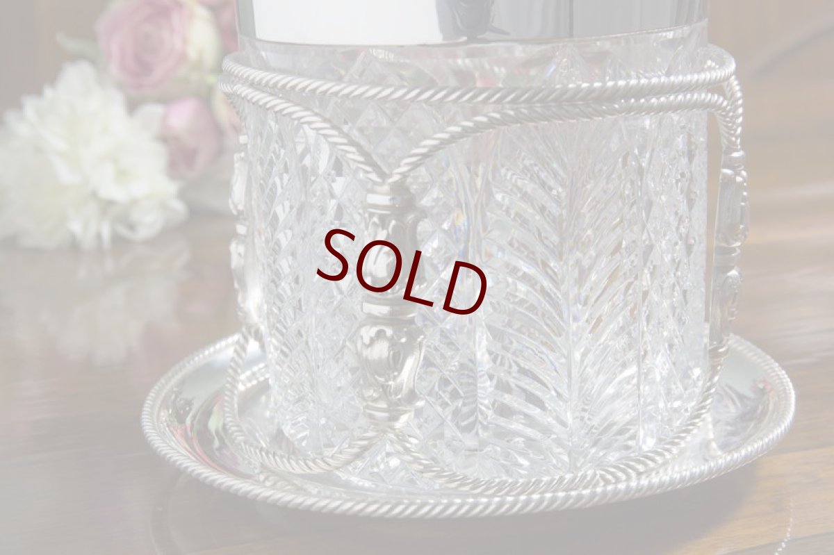 画像3: シルバープレート製　ハンドカットクリスタルグラス　薔薇とお花のふた飾り　ワイヤーワークビスケットバレル (3)