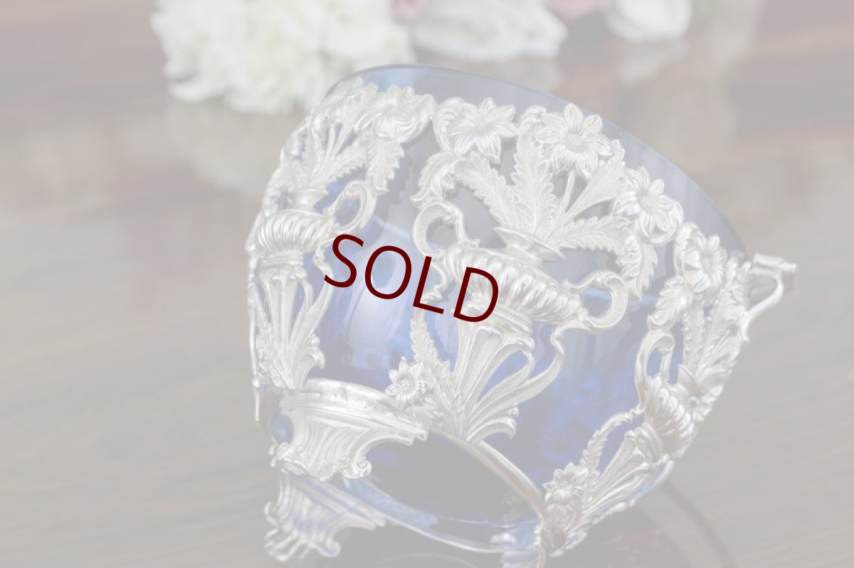 画像4: シルバープレート　ゴージャスなお花の透かし細工　ブルーグラス　シュガーバスケット (4)